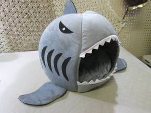 lot 68 image: Shark Pet Bed  A-1...