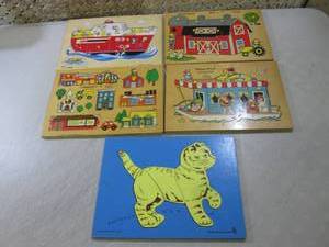 lot 82 image: Vintage Wood Puzzles  RM3...