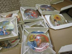 lot 96 image: Assorted Collector Plates  D-1...