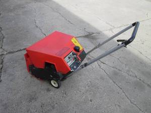 lot 117 image: Simplicity 350 Snowblower  RED...