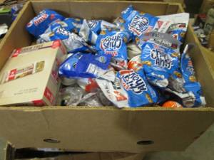 lot 184 image: Box Full of Assorted Food Snacks an...