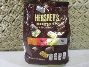 lot 185 image: Bag of Hersheys Nuggets Assortment ...