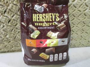 lot 186 image: Bag of Hersheys Nuggets Assortment ...