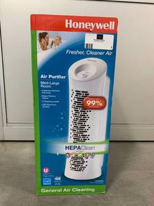 lot 1 image: HONEYWELL HEPA Clean Tower Air Purifier