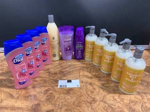 lot 35 image: Mixed Lot of 12 Bottles of Body Wash and Shampoo