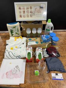 lot 40 image: HUGE Lot of 20 Baby Care, Feed and Dcor Items