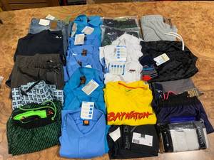 lot 18 image: Lot of 20 Mens sizes Large-3XL Clothing