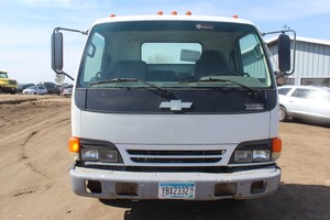 2000 Chevrolet W5500 W Series Cab  Chassis 4.8L L4 Diesel