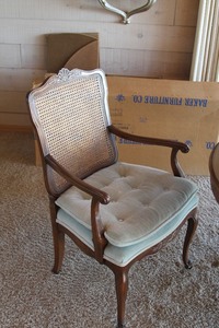 lot 1 image: Vintage Baker Furniture Traditional Dining Table & Six (6) Kindle Chairs Set