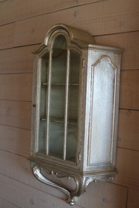 lot 8 image: Vintage Wall Hung  Hanging Art Deco Display Cabinet  with Glass Door