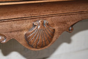 lot 22 image: Vintage Traditional Wood  Wooden Foyer Table