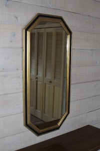 lot 23 image: Large Octagonal Octagon-Shaped Decorative Wall Hanging Mirror