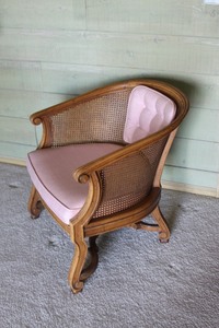 lot 24 image: Vintage Heritage Furniture Upholstered Fabric & Cane Acent Chair