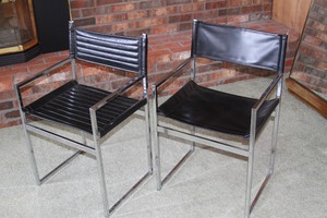 lot 36 image: Vintage Mid Century Modern  Mid-Mod Set of Four (4) Cosco Black & Silver Sling Chairs & Lane Table