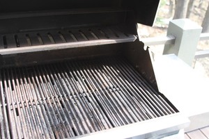 lot 54 image: Ducane Stainless Steel Natural Gas Grill