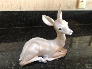 lot 62 image: Lot of 3 Collectible Lladro Porcelain Ceramic Animal Figures - Penguin Bears & Deer