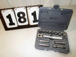 lot 181 image: Craftsman 13 Pc Socket Wrench Set - Metric