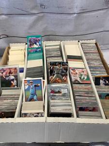 Hundreds of Misc. Baseball Cards