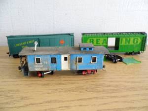 lot 63 image: Lot of 3 Train Cars