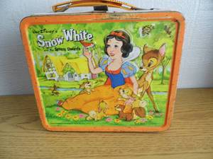 lot 67 image: Lunchbox - Snow White