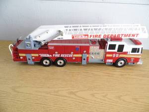 lot 72 image: Tonka Ladder Fire Truck