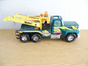 lot 80 image: Nylint Tow Truck