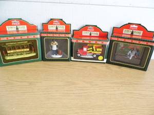 lot 91 image: Coke Town Square Accessories