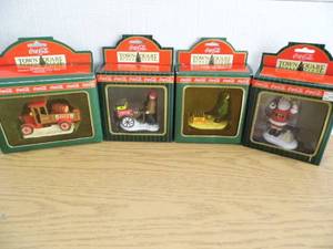 lot 92 image: Coke Town Square Accessories