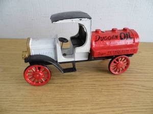 lot 95 image: Cast Iron Duggans Service