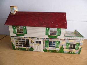 lot 1 image: Metal Doll House