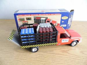 lot 12 image: Mobile 1996 Truck