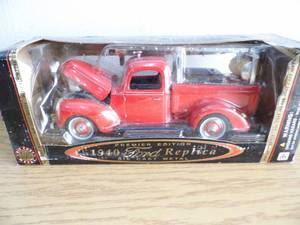lot 26 image: 1940 Ford