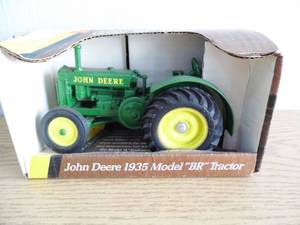 lot 31 image: John Deere 1935 Model BK