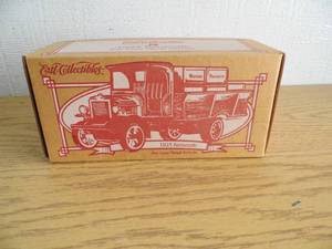 lot 36 image: Ertl 1925 Kenworth