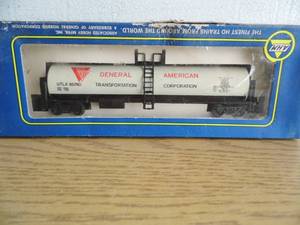 lot 43 image: AHM Train Car