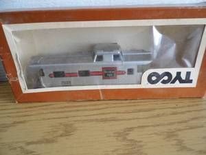 lot 44 image: Tyco Train Car