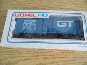 lot 47 image: Lionel Train Car