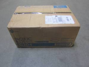 lot 810 image: Georgia-Pacific Blue Basic Multifold Paper Towels, White, 20204, 250 Paper Towels per Pack, 16 Packs per Case 20204