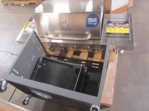 lot 238 image: Char-Broil Commercial Stainless Steel 4-Burner Liquid Propane and Natural Gas Infrared Gas Grill with 1 Side Burner 463257520