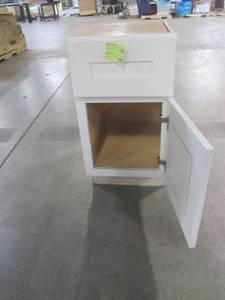 lot 242 image: White Kitchen Cabinet 22 x 14.5 x 28.5 2133052