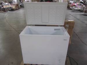 lot 248 image: Midea 8.8-cu ft Manual Defrost Chest Freezer White MRC09M4AWW