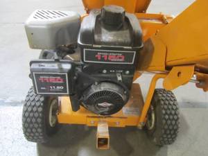 lot 1-705 image: Cub Cadet 3 in. 250 cc 2-in-1 Upright Gas Chipper Shredder CS3310