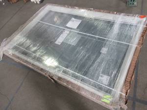 lot 612 image: Andersen Large 100 Series Custom Picture Window, 71 12 X 49 12 X 2, Fin Install. Beige Exterior, White Interior.