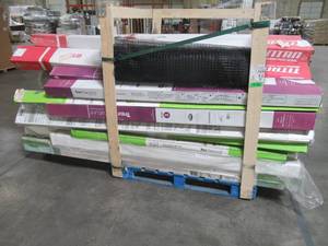 lot 112 image: MIXED WHOLESALE PALLET OF MISCELLANEOUS DECK RAILSPOST SLEEVES AND ARTIFICIAL TURF