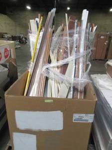 lot 114 image: MIXED WHOLESALE PALLET OF MISCELLANEOUS TRIM AND MOLDING.