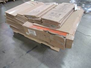 lot 322 image: MIXED WHOLESALE PALLET OF MISCELLANEOUS KITCHEN CABINET END PANELS