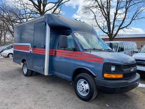 2005 Chevrolet Express 3500 Box Truck