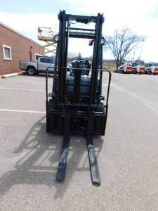 lot 3 image: 2008 Toyota 8FGU25 5000lb Forklift
