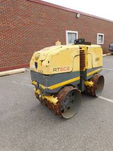 lot 14 image: 2013 Wacker Neuson Vibratory Remote Controlled Trench Roller