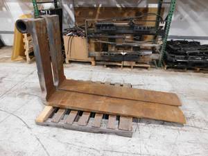 lot 23 image: 36,000lb Heavy Duty Pin Style Forklift Forks